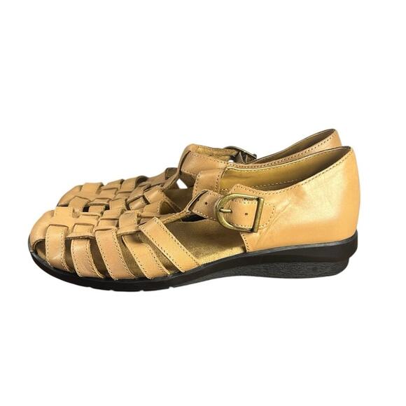 Array Aruba gladiator shoes. Leather uppers beige Closed toe size 7 - Picture 1 of 9